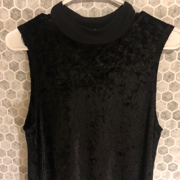 ⭐️HP⭐️ Michael Stars Velvet Swing Mock Neck Dress - Picture 4 of 8